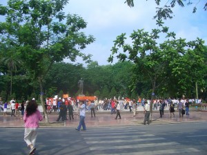 Tường thuật trực tiếp cuộc biểu tình ôn hoà phản đối Trung quốc ngày 12/6/2011 5hn