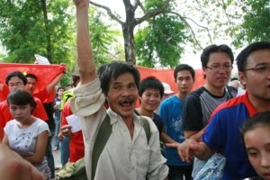 Tường thuật trực tiếp cuộc biểu tình ôn hoà phản đối Trung quốc ngày 12/6/2011 Picture262