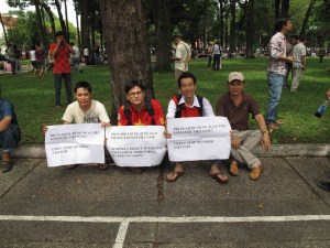 Tường thuật trực tiếp cuộc biểu tình ôn hoà phản đối Trung quốc ngày 12/6/2011 Sg121